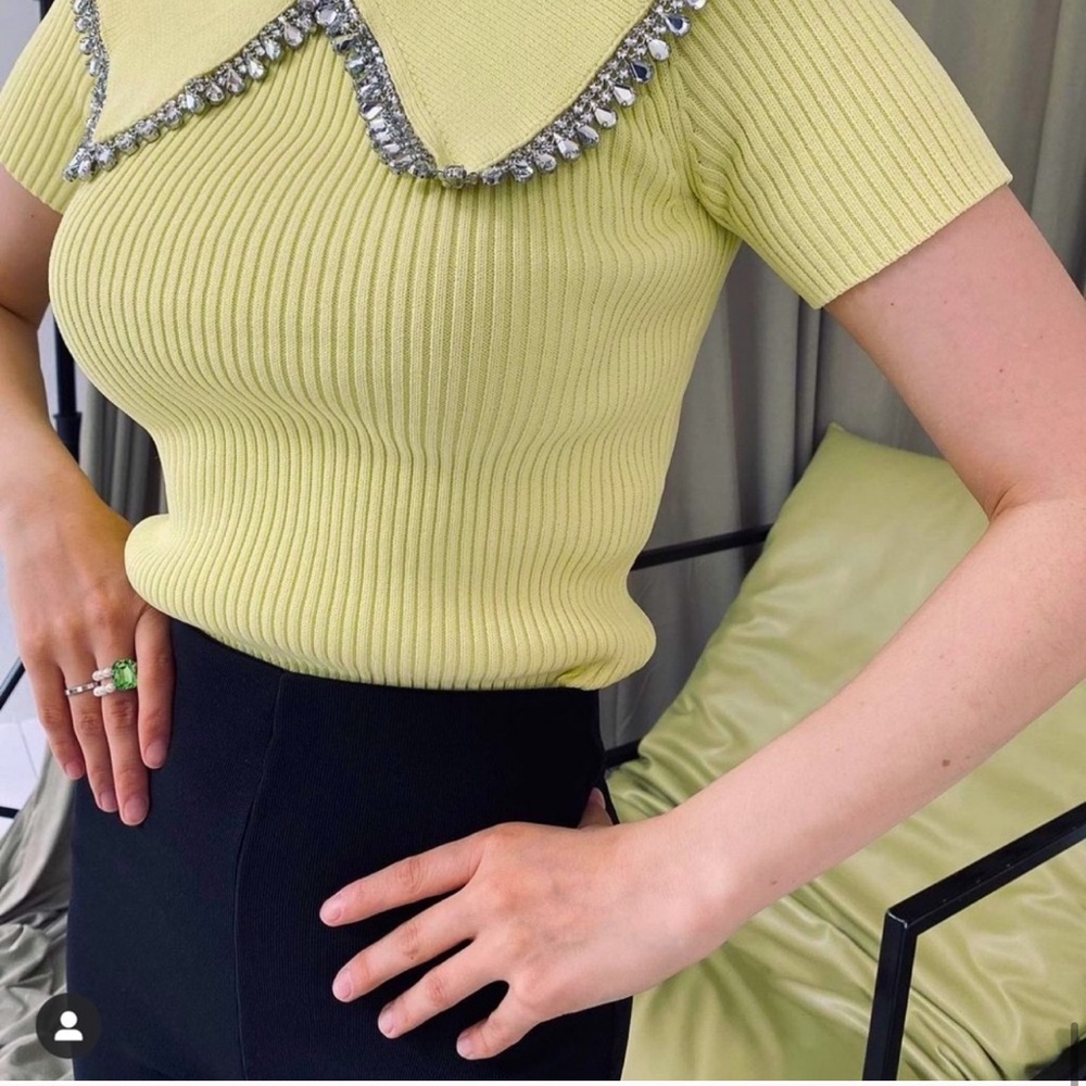 🩵 ZARA BUTTER YELLOW EMBELLISHED JEWEL RHINESTONE APPLIQUE BIB BANDAGE KNIT TOP